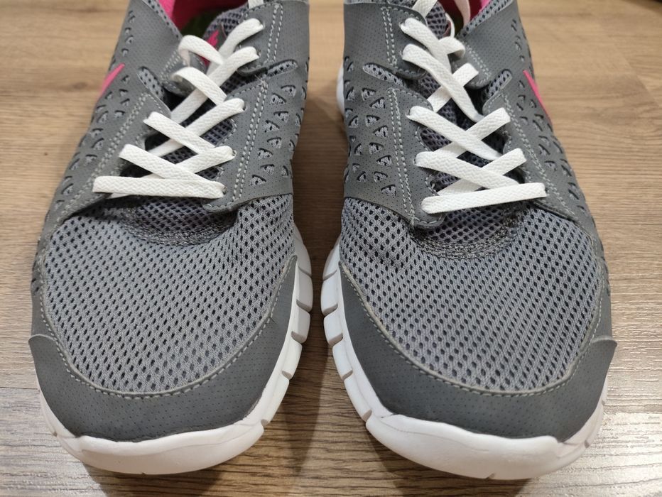 Кроссовки Nike р.39 стелька 25,5 см оригинал