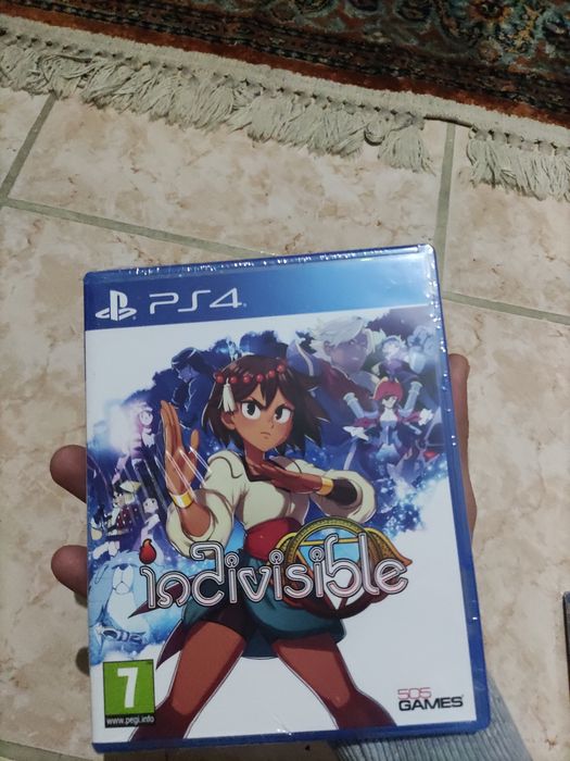 Vendo 3 jogos ps4 novos.