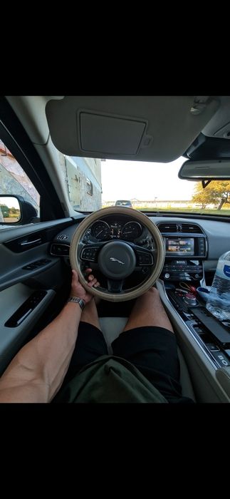 Jaguar Xe 25D 240ps