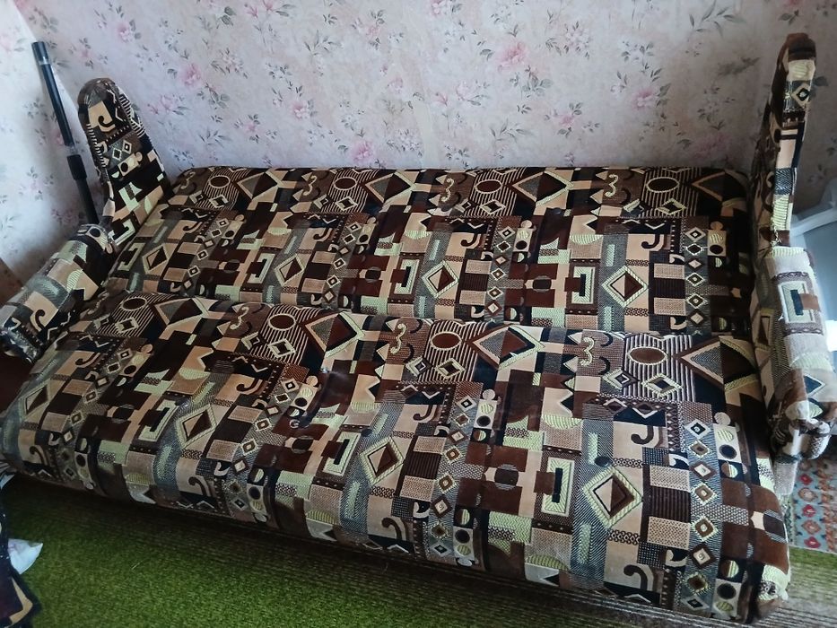 продам диван б/у