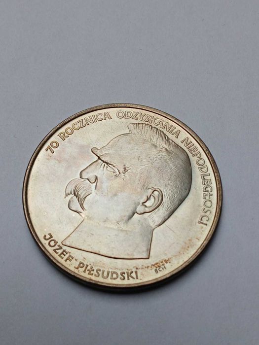 Sprzedam srebrną monetę Józef Piłsudski 50000zł z 1988r.