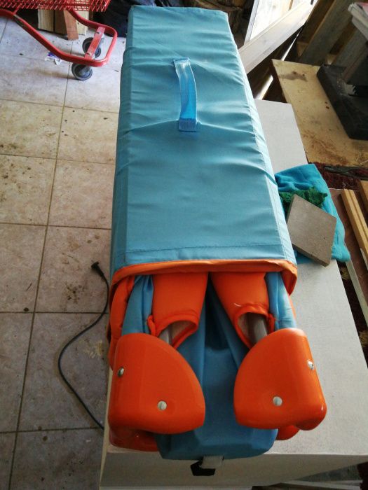 Cama de viagem usada