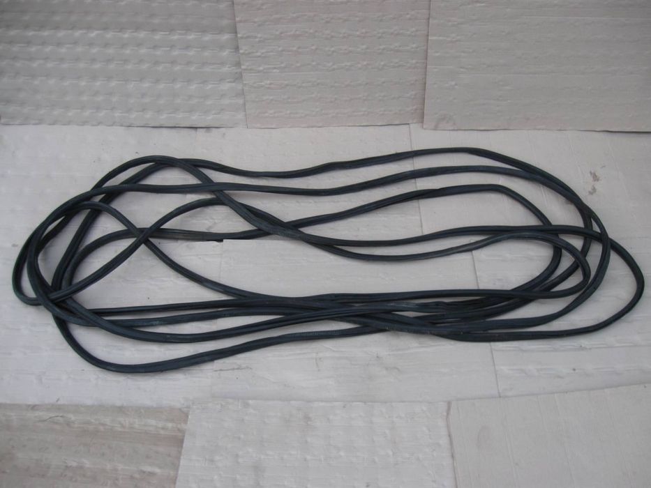 Уплотнитель боковой сдвижной двери на VITO-VIANO W639