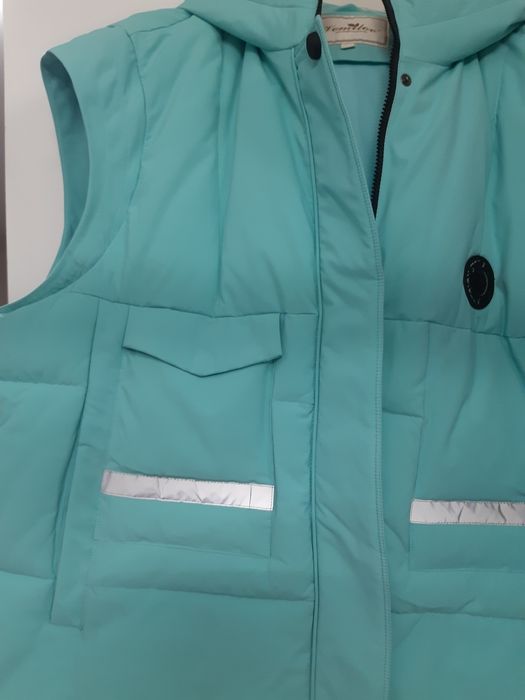 Красивый пуховик модели "два в одном"! Размер 54.