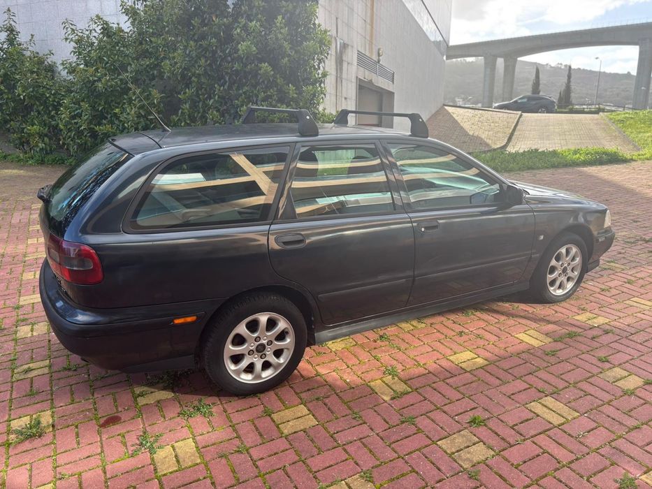 Volvo v40  1.9D.              Confort