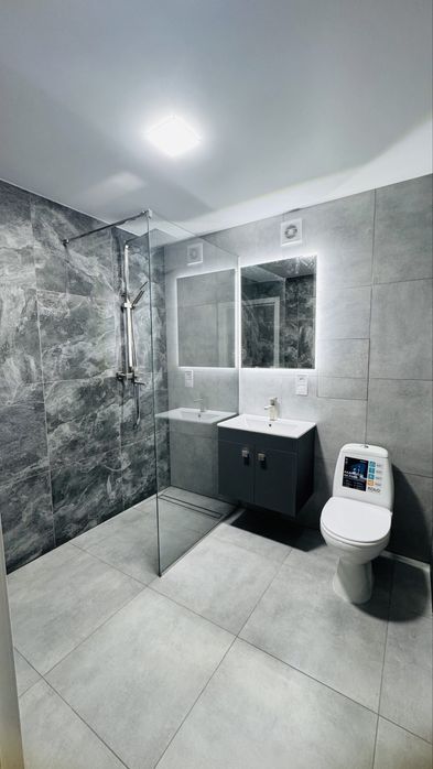 2-ка під бізнес в прохідному місці біля ринку