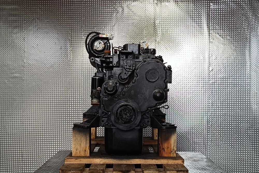 Silnik spalinowy - Case 6T-590