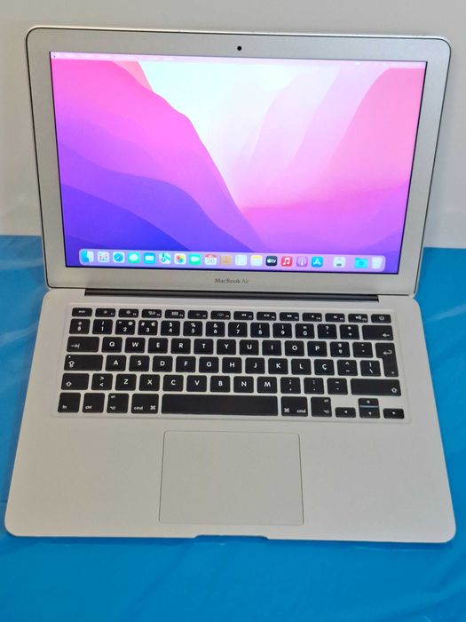 Portátil MacBook Air Ecrã Retina de 13.3'' | Intel Core i5 a 1,8GHz | Disco 256 Gigas, SSD PCie alta capacidade  | MacOS Catalina | Impecável