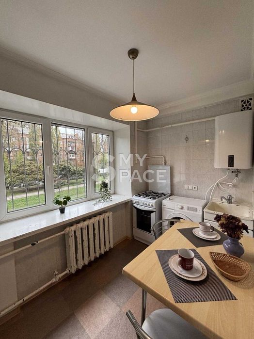 БЕЗ КОМІСІЇ Продаж 3-к квартири вул.Антонова 43 Солом'янський район