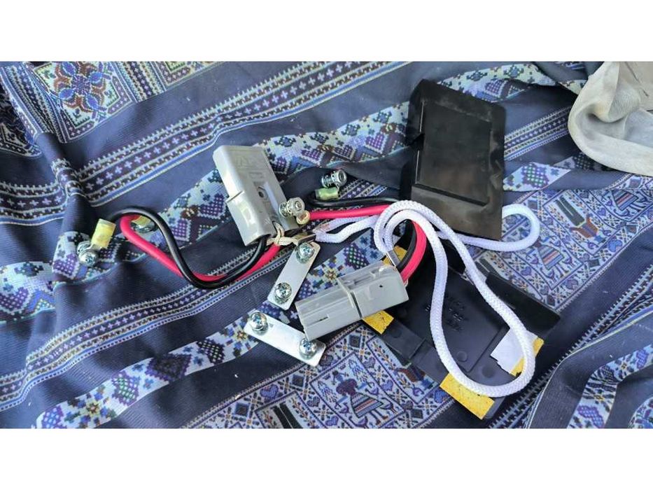 Бесперебійник ДБЖ APC Smart-UPS 2200 SUA2200I
