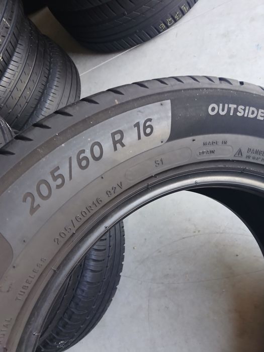 2 pneus 205 60 r16 Michelin