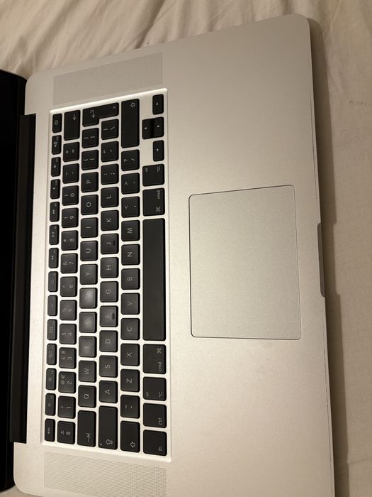 MacBook Pro 15” Retina (A1398) – Para Peças / Sem Board