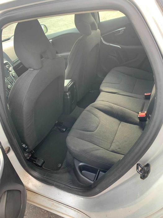 Volvo v40 d2 ...
