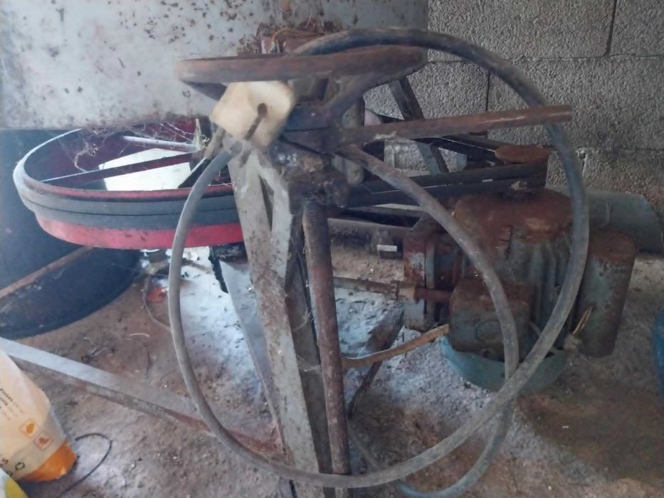 Moinho elétrico para relar milho