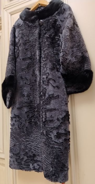 Нова натуральна шуба (астроган з норкою).Р. 46-48.Турція.Колір графіт
