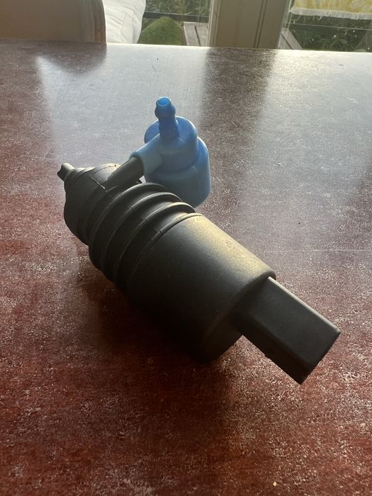 Bomba de lavagem de vidros