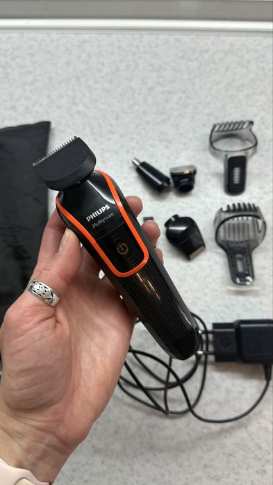 Електрична бритва трімер philips