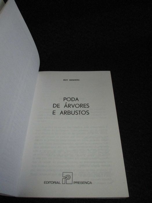 Livro Poda de Árvores e Arbustos Roy Genders 1991