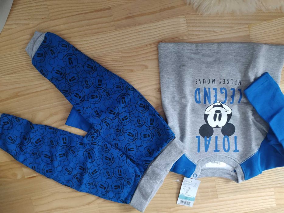 Dres niemowlęcy Disney rozm. 74/80