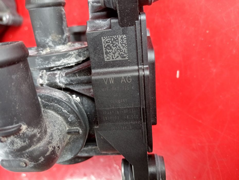 Клапан системи охолодження 4KE963375K Audi E-TRON охлаждения Разборка