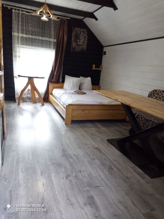 Здається будинок (центр Верховини)