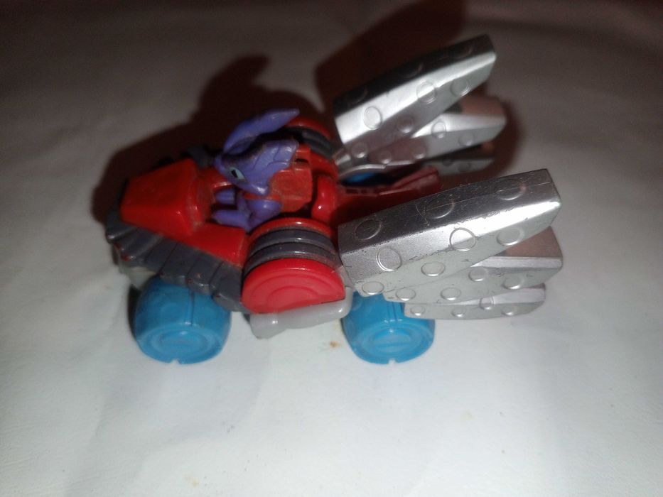 Машинка Огнегон з колекції Skylanders для Happy Meal