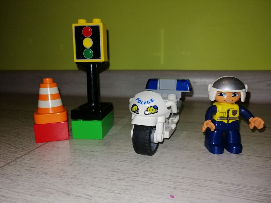 Duplo 5679  motor policja bez opakowania