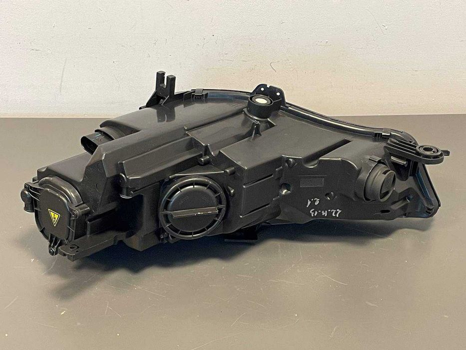 Prawa Lewa Lampa Reflektor Audi A4 B9 Przed Lift Bi-Xenon