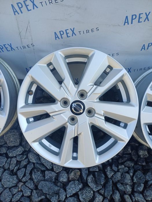 Комплект легкосплавних дисків Nissan 4/100 R16