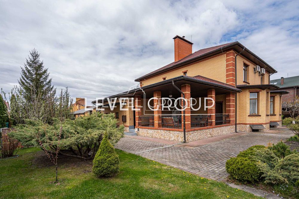 Елітний заміський будинок 419 м² з повноцінним цокольним поверхом у закритому котеджному містечку