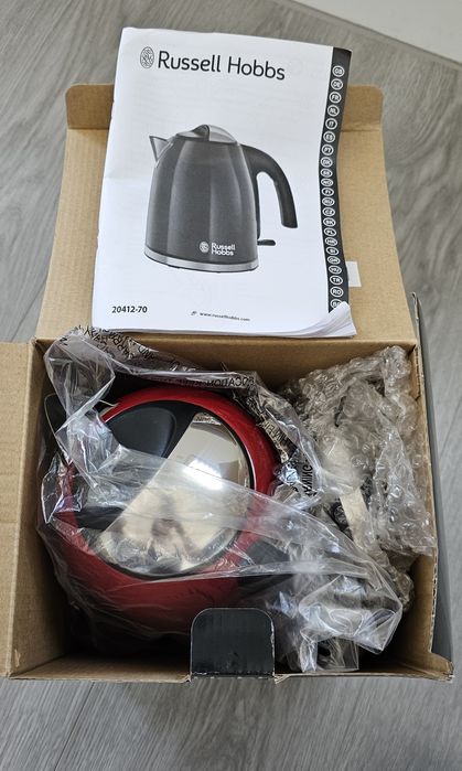 NOVO - Jarro Elétrico RUSSELL HOBBS vermelho (2400W - 1.7 L)