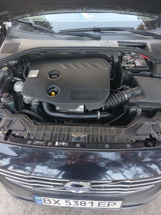 Автомобіль Volvo S60