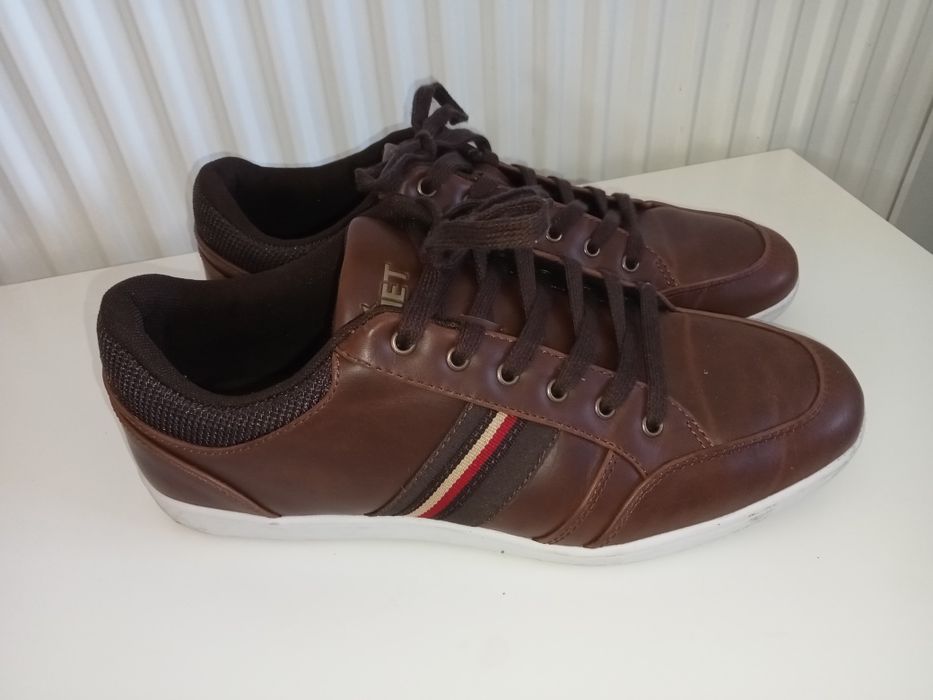 Buty męskie sportowe firmy SOVIET jak nowe.