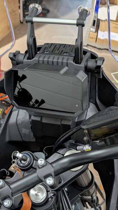 Osłona przeciwsłoneczna wyświetlacza CFMOTO 450 MT