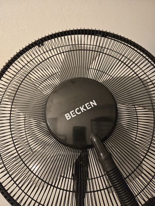 Ventoinha com jacto de água