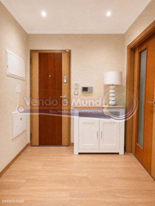 Apartamento T2 em Loures (LXLR045)