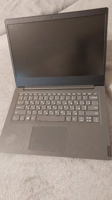 Sprzedam uszkodzony laptop LENOVO V14 ADA 82C6