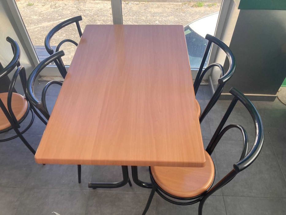 Mesas e Cadeiras de Café