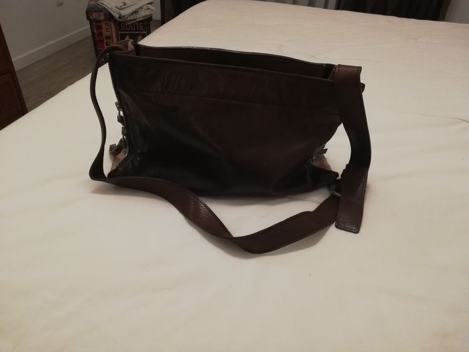 Mala ombro em pele - Cor Castanha