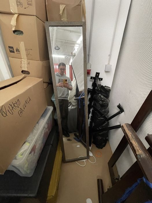 Espelho com pernas64740864905090121