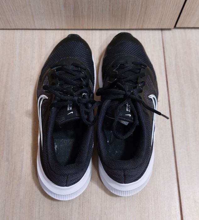 Buty sportowe czarne Nike, rozmiar 37,5 wiazane