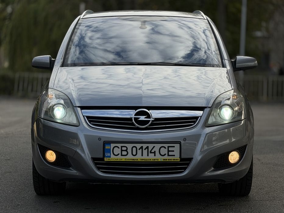 Opel Zafira A/T 1.8л