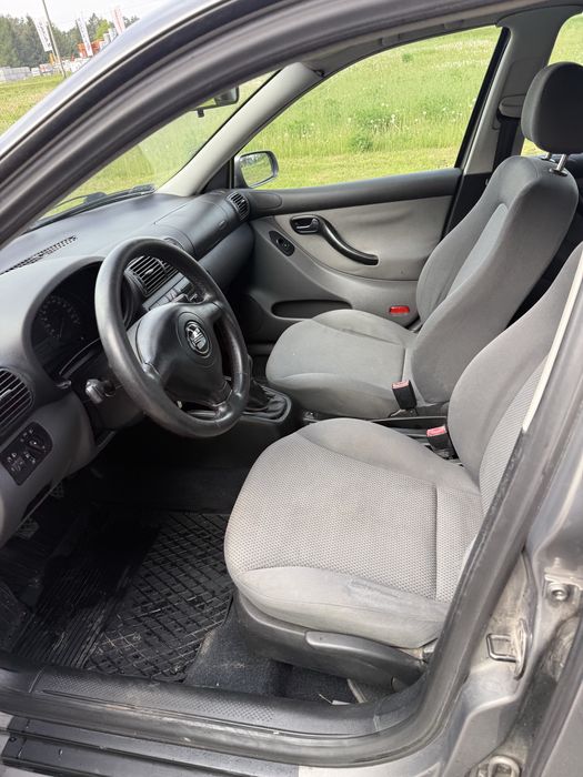 Seat Leon_2003r_1.6_Nowy PT