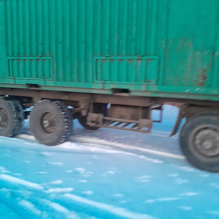 Продам грузовой прицеп трехосник