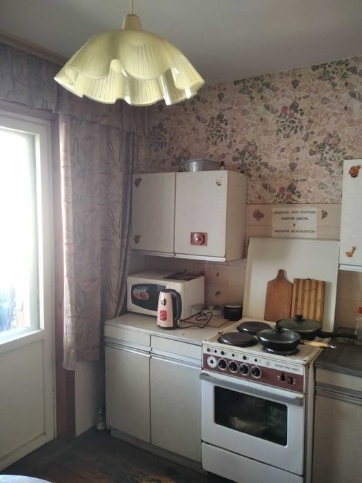 подселение, место в комнате (для женщины), м. Харьковская