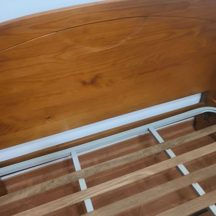 Cama de casal em cerejeira