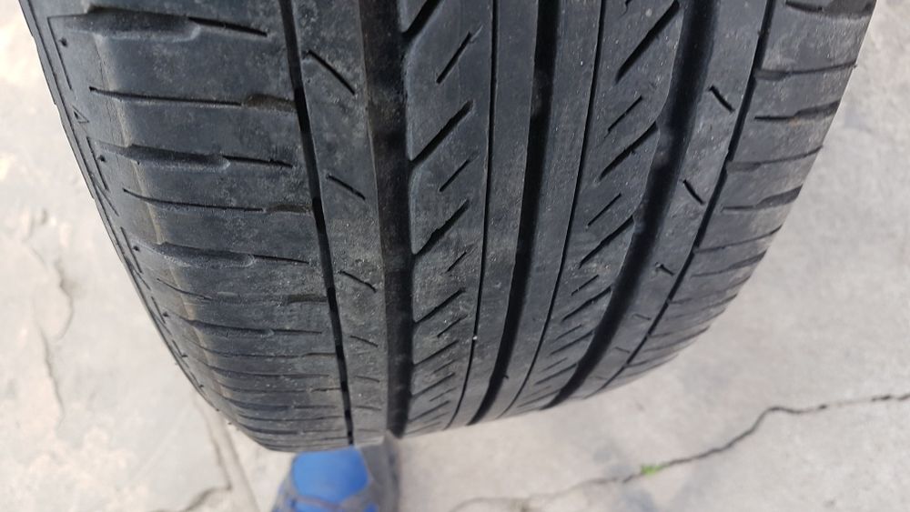 Продам літню резину.