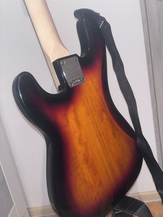 Gitara basowa squier