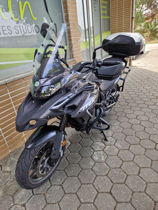 Mota TRK 502 ano 2024 com 8300kms cor cinza