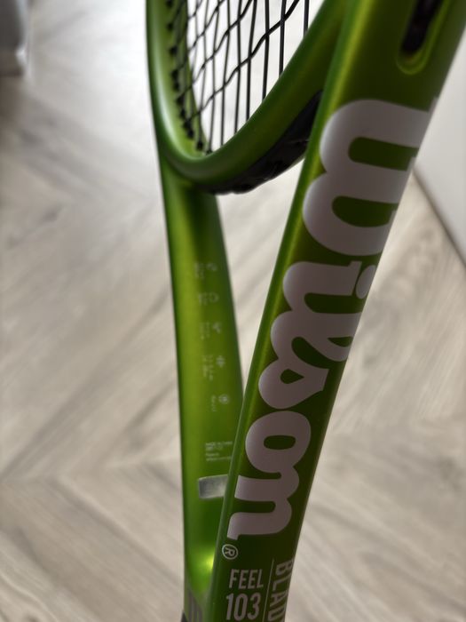 Wilson Blade Feel 103 - lekka dla kobiety
